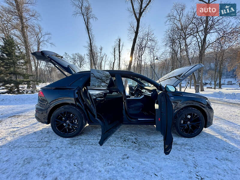 Позашляховик / Кросовер Audi Q8 2025 в Києві