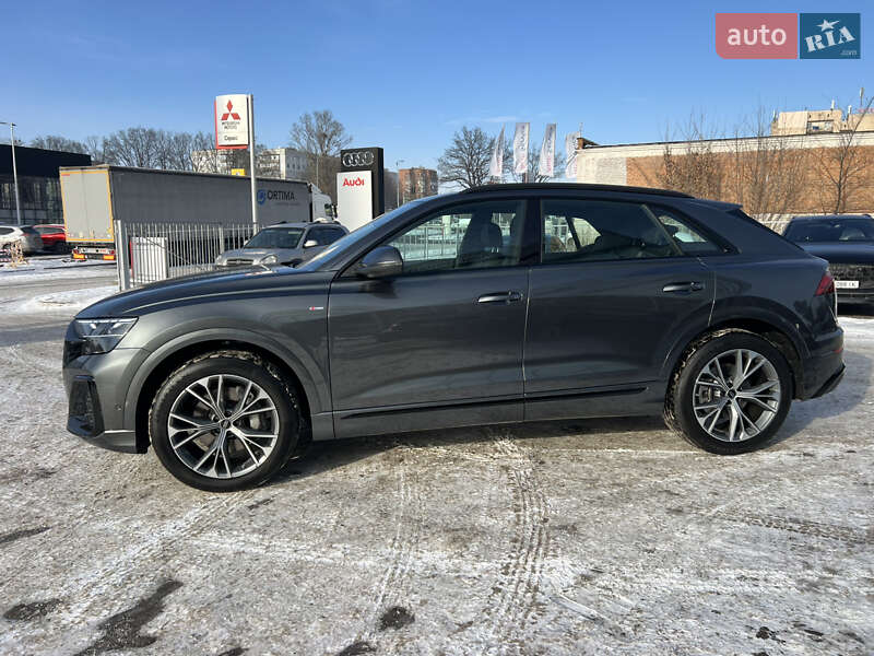 Внедорожник / Кроссовер Audi Q8 2025 в Полтаве