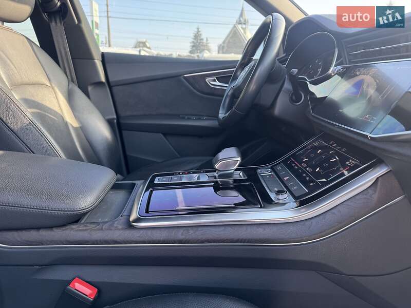 Внедорожник / Кроссовер Audi Q8 2019 в Тернополе