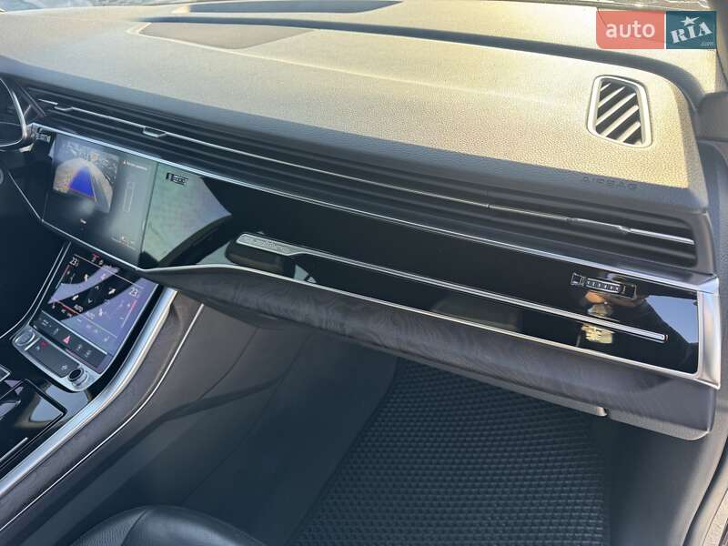 Внедорожник / Кроссовер Audi Q8 2019 в Тернополе