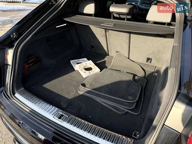 Внедорожник / Кроссовер Audi Q8 2018 в Кривом Роге