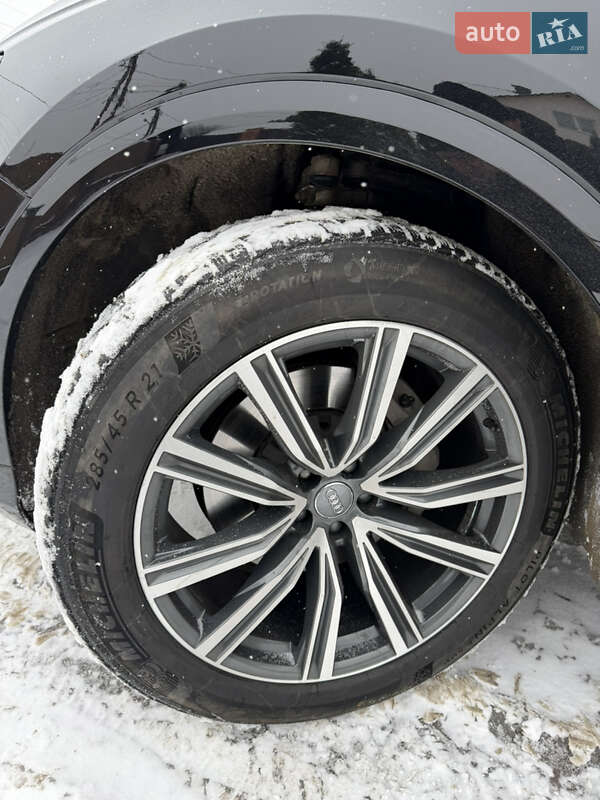 Внедорожник / Кроссовер Audi Q8 2021 в Сумах