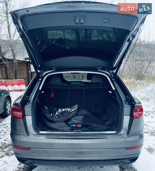 Позашляховик / Кросовер Audi Q8 2019 в Києві