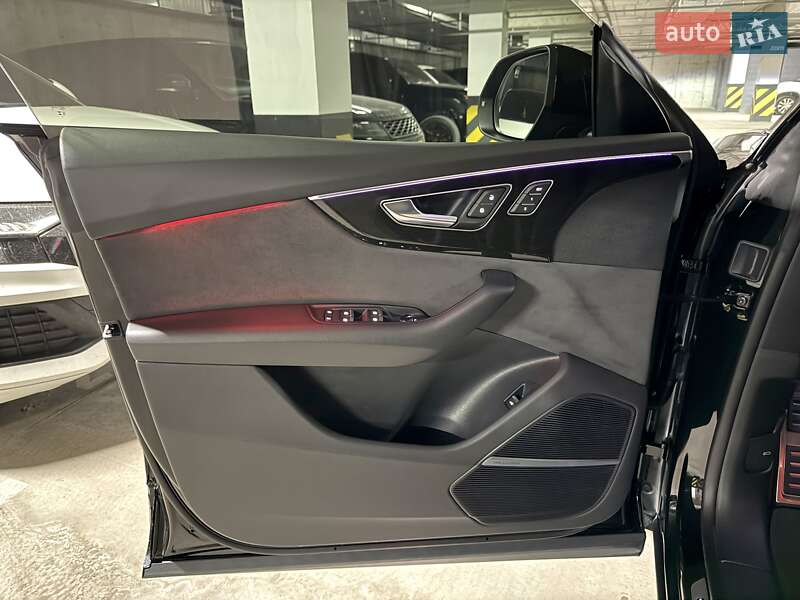 Внедорожник / Кроссовер Audi Q8 2024 в Днепре