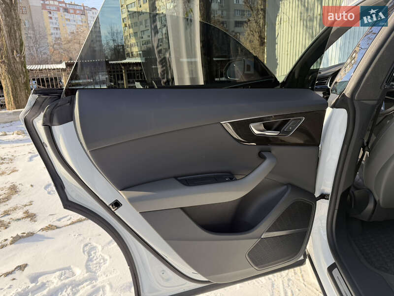 Позашляховик / Кросовер Audi Q8 2019 в Одесі фото 30 Позашляховик / Кросовер Audi Q8 2019 в Одесі
