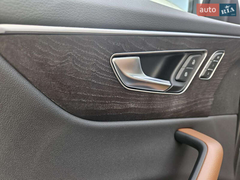 Позашляховик / Кросовер Audi Q8 2025 в Одесі