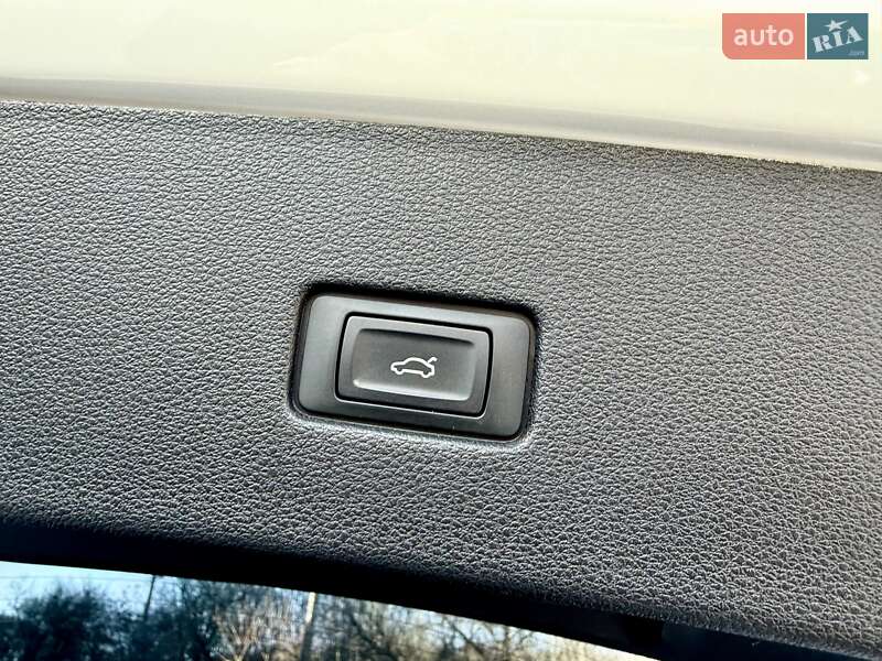 Позашляховик / Кросовер Audi Q8 2022 в Одесі