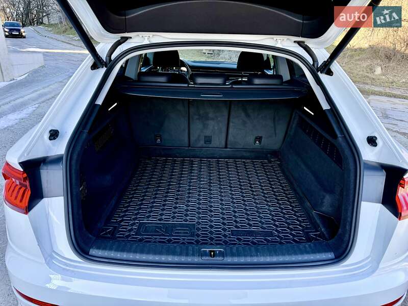 Позашляховик / Кросовер Audi Q8 2022 в Одесі