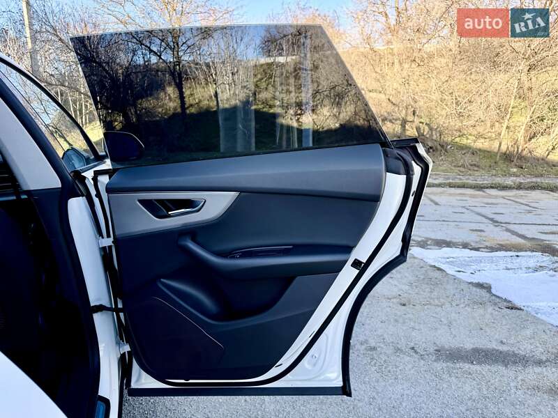 Позашляховик / Кросовер Audi Q8 2022 в Одесі