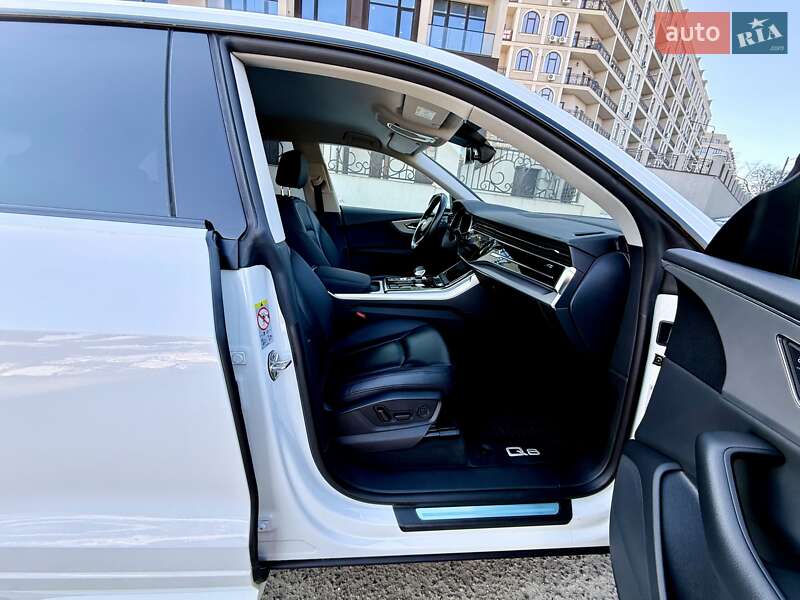 Позашляховик / Кросовер Audi Q8 2022 в Одесі