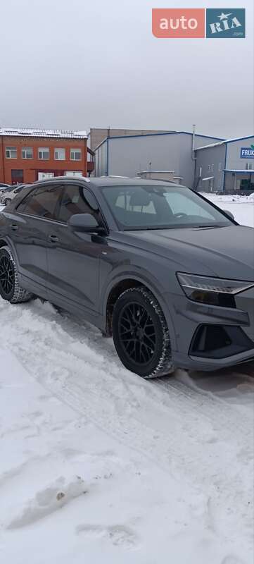 Позашляховик / Кросовер Audi Q8 2018 в Вінниці