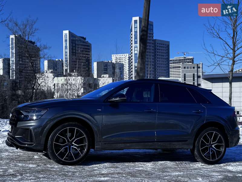 Позашляховик / Кросовер Audi Q8 2020 в Києві