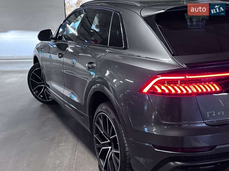 Позашляховик / Кросовер Audi Q8 2020 в Києві