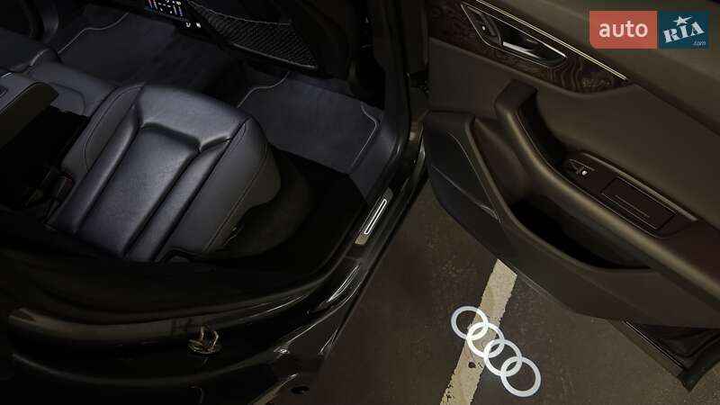 Позашляховик / Кросовер Audi Q8 2020 в Києві