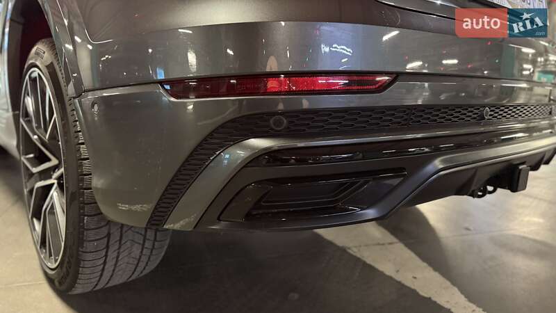 Позашляховик / Кросовер Audi Q8 2020 в Києві