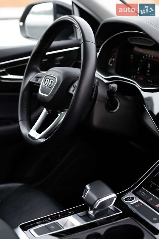 Позашляховик / Кросовер Audi Q8 2022 в Києві