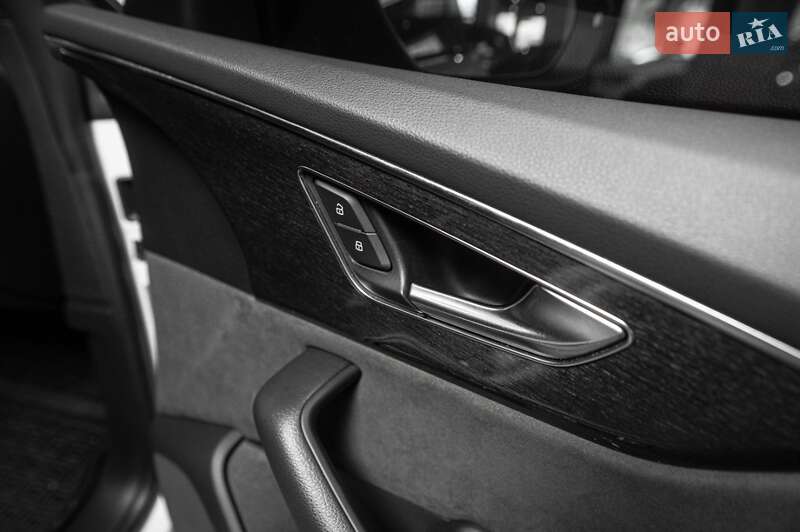 Позашляховик / Кросовер Audi Q8 2020 в Одесі