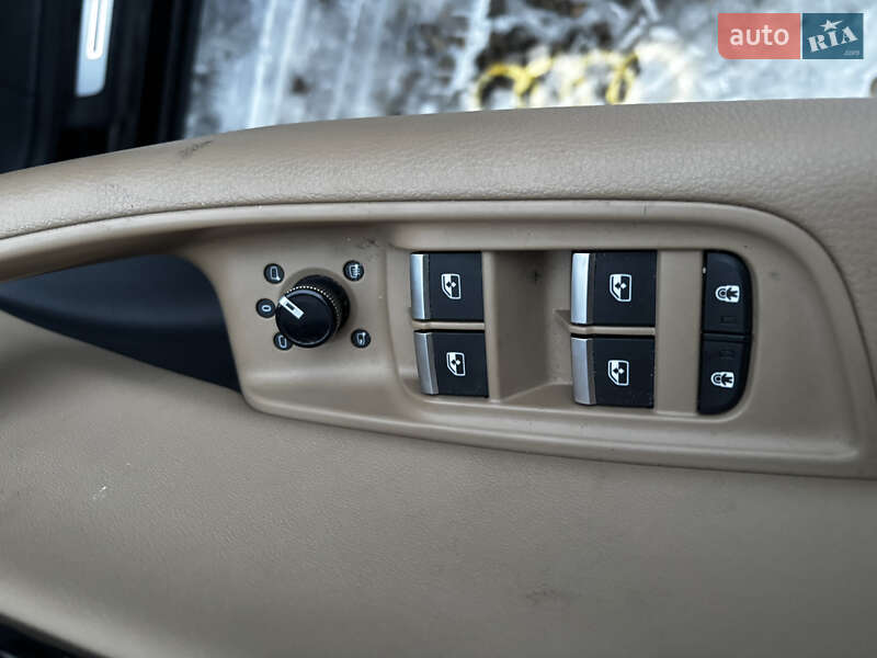 Позашляховик / Кросовер Audi Q8 2020 в Стрию