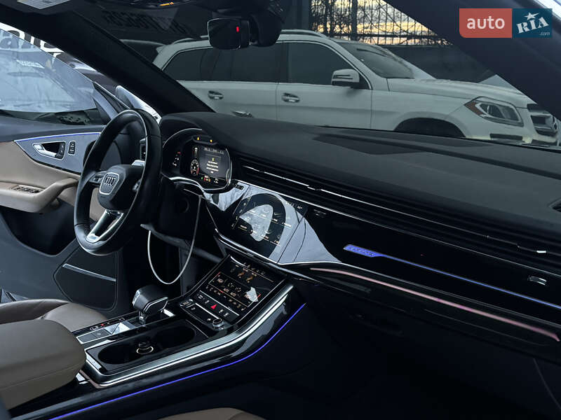 Позашляховик / Кросовер Audi Q8 2020 в Стрию