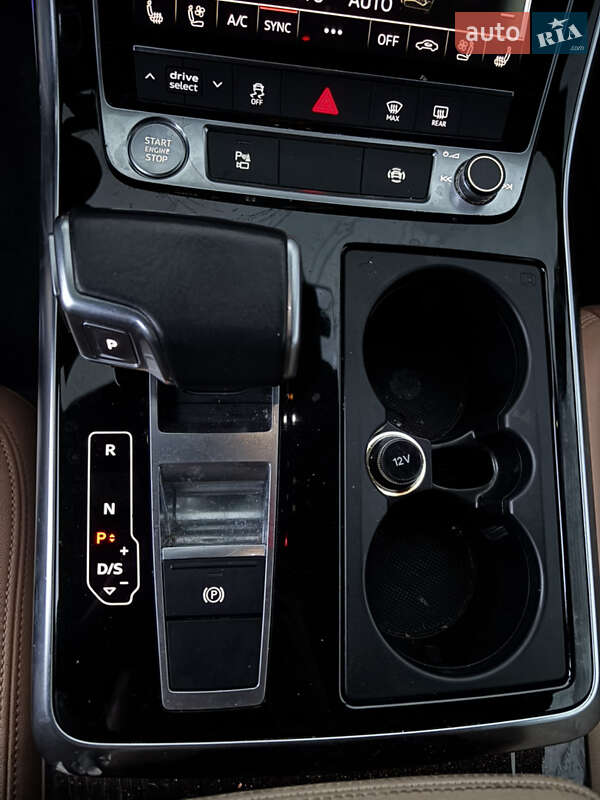 Позашляховик / Кросовер Audi Q8 2020 в Стрию