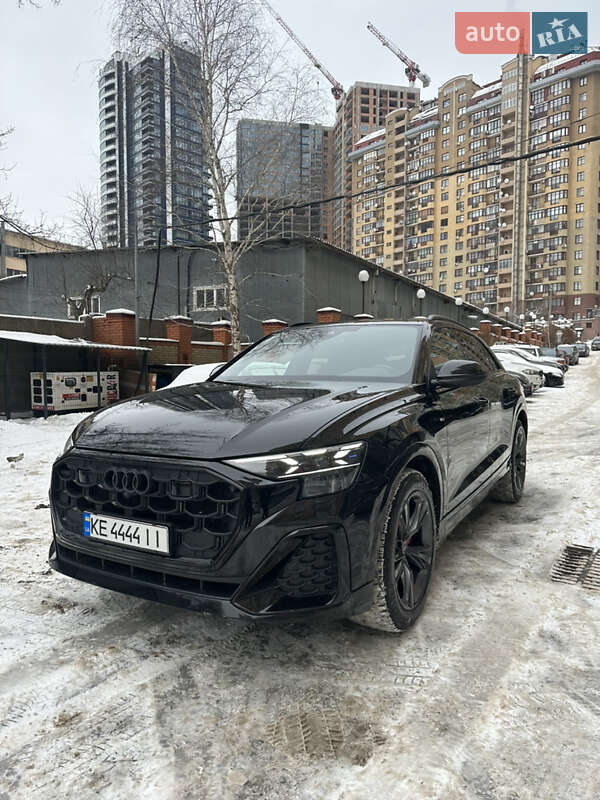 Внедорожник / Кроссовер Audi Q8 2025 в Киеве