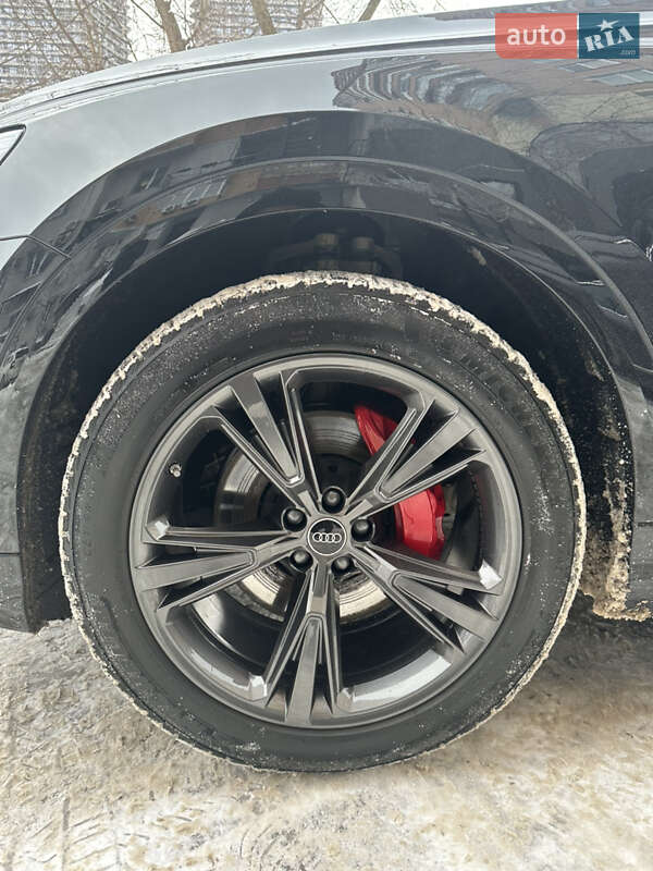 Внедорожник / Кроссовер Audi Q8 2025 в Киеве