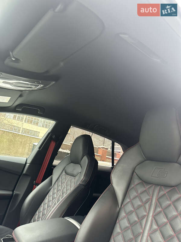 Внедорожник / Кроссовер Audi Q8 2025 в Киеве