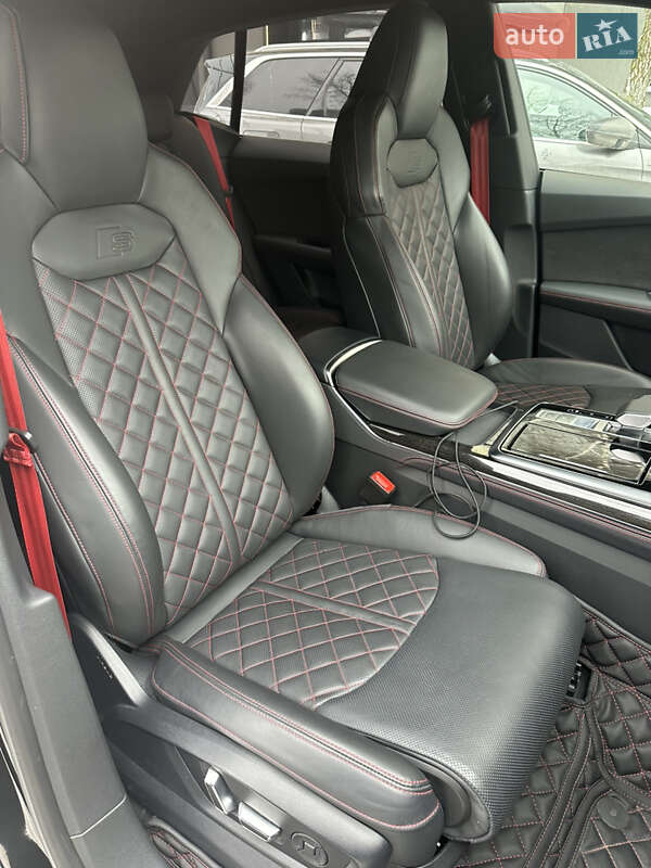 Внедорожник / Кроссовер Audi Q8 2025 в Киеве