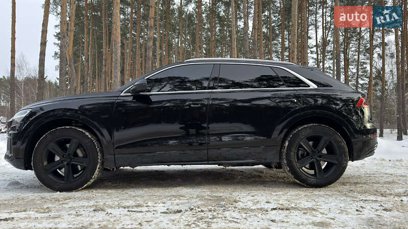 Позашляховик / Кросовер Audi Q8 2018 в Києві