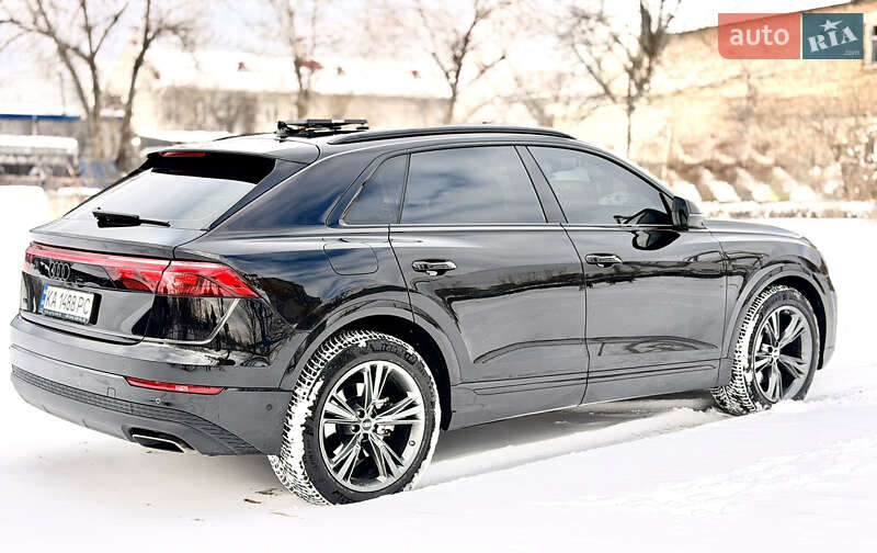 Внедорожник / Кроссовер Audi Q8 2024 в Киеве