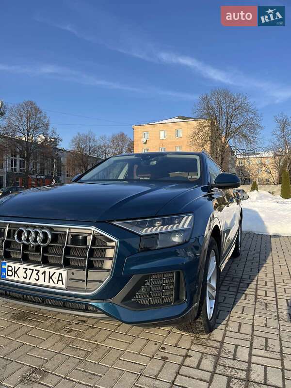 Внедорожник / Кроссовер Audi Q8 2019 в Ровно