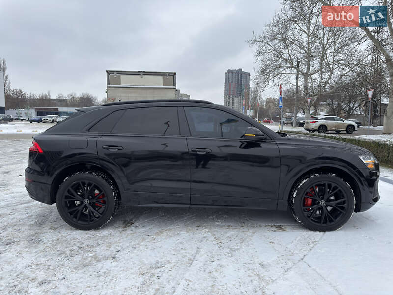 Внедорожник / Кроссовер Audi Q8 2021 в Одессе