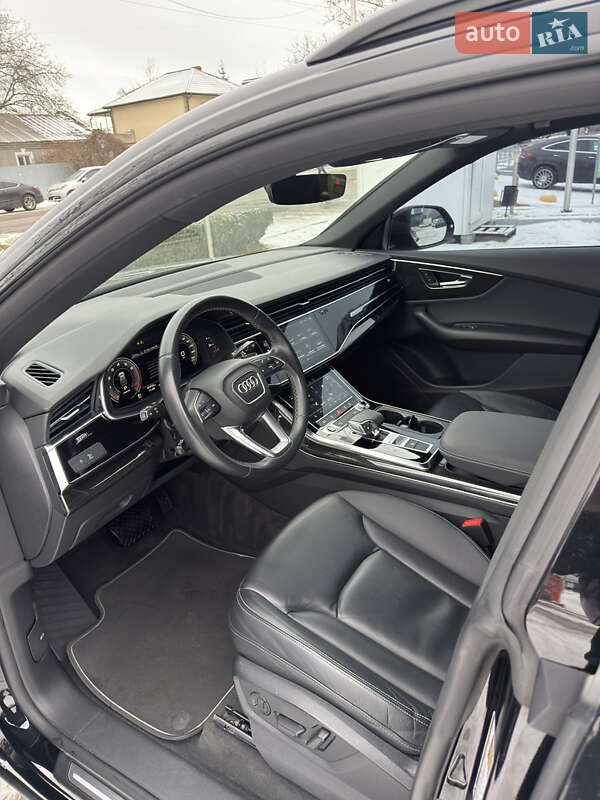 Внедорожник / Кроссовер Audi Q8 2021 в Одессе