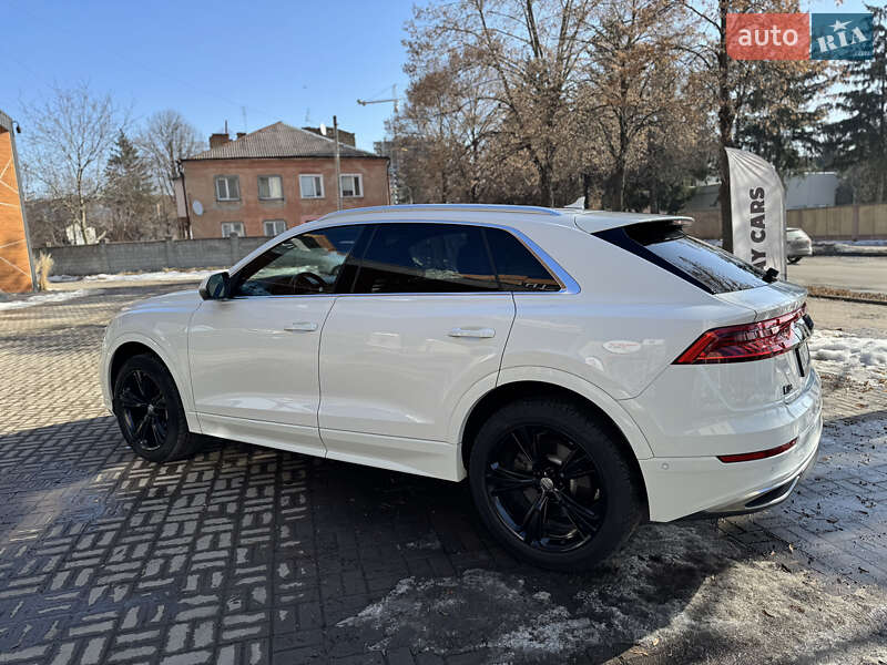 Внедорожник / Кроссовер Audi Q8 2018 в Ровно