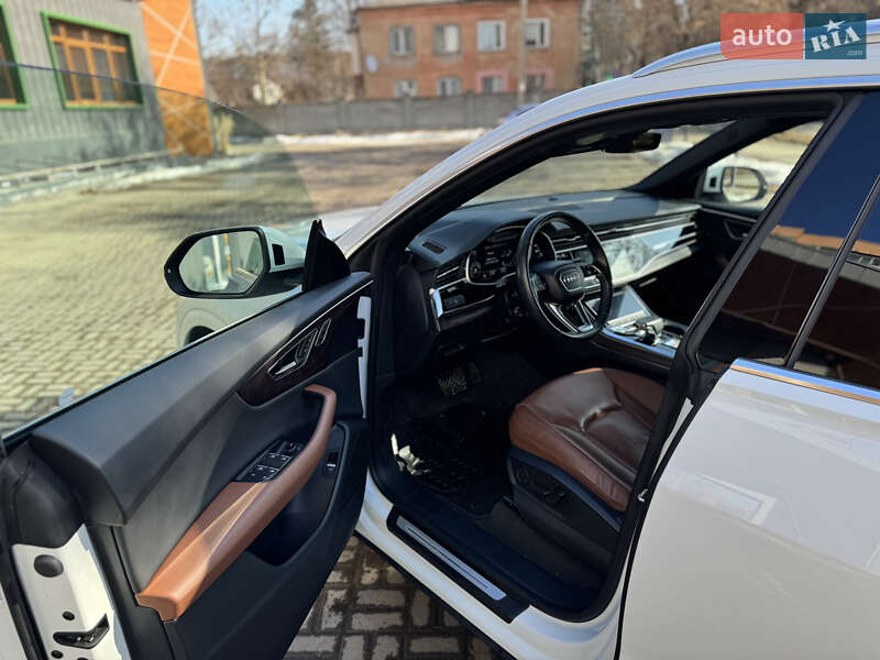 Внедорожник / Кроссовер Audi Q8 2018 в Ровно