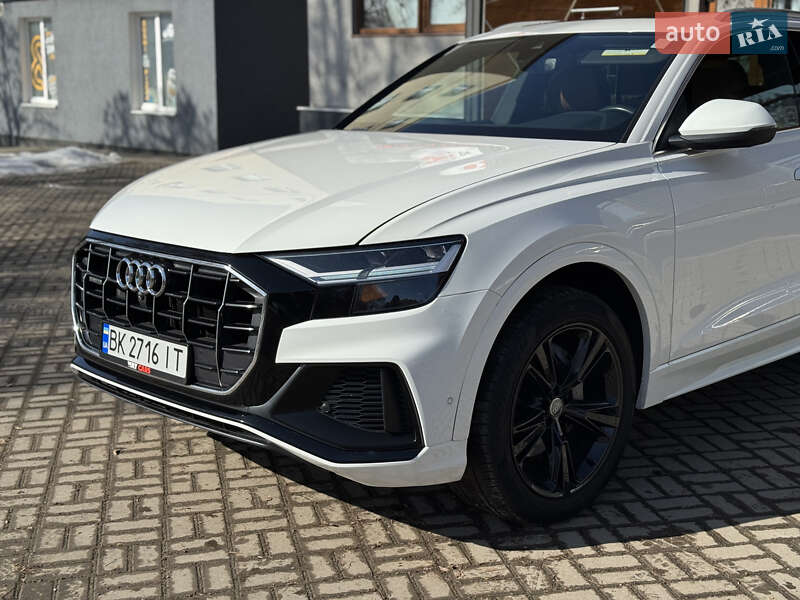 Внедорожник / Кроссовер Audi Q8 2018 в Ровно