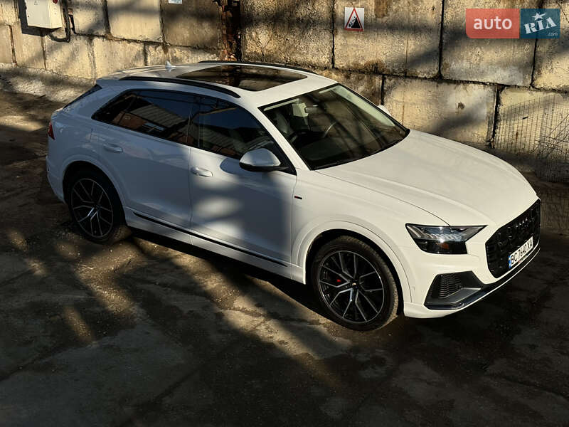 Позашляховик / Кросовер Audi Q8 2020 в Львові