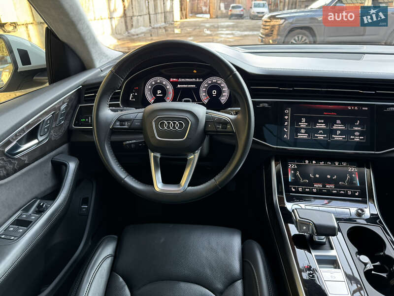 Позашляховик / Кросовер Audi Q8 2020 в Львові