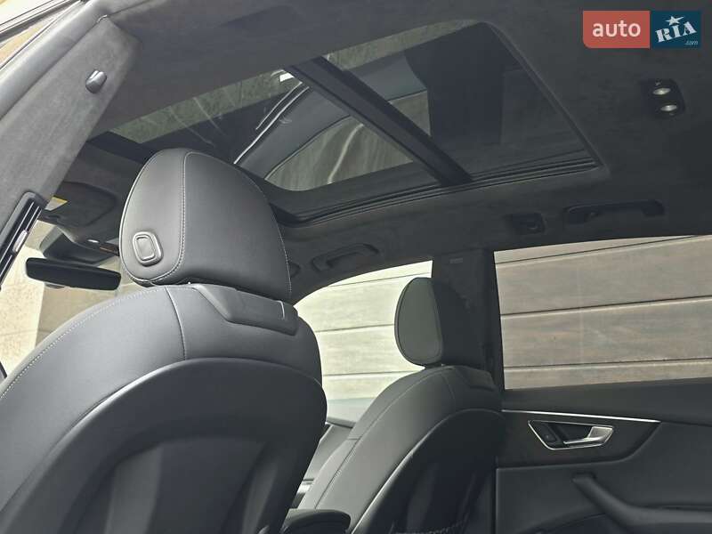 Позашляховик / Кросовер Audi Q8 2018 в Миколаєві