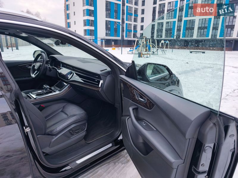 Внедорожник / Кроссовер Audi Q8 2019 в Ивано-Франковске