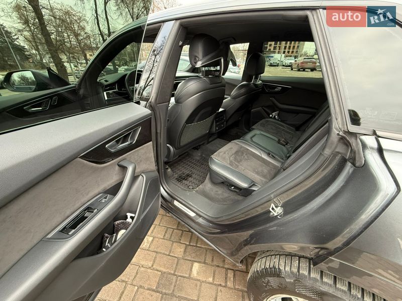 Позашляховик / Кросовер Audi Q8 2018 в Львові