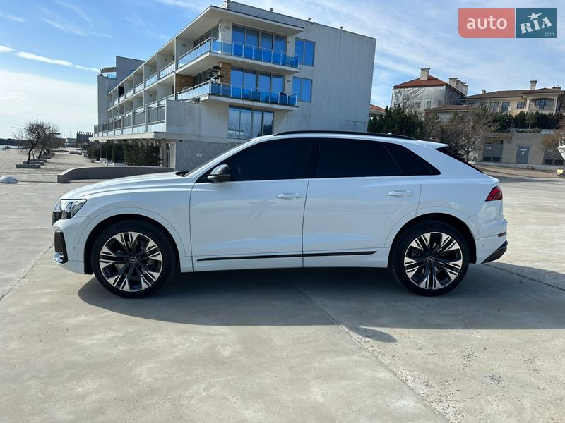 Внедорожник / Кроссовер Audi Q8 2024 в Одессе