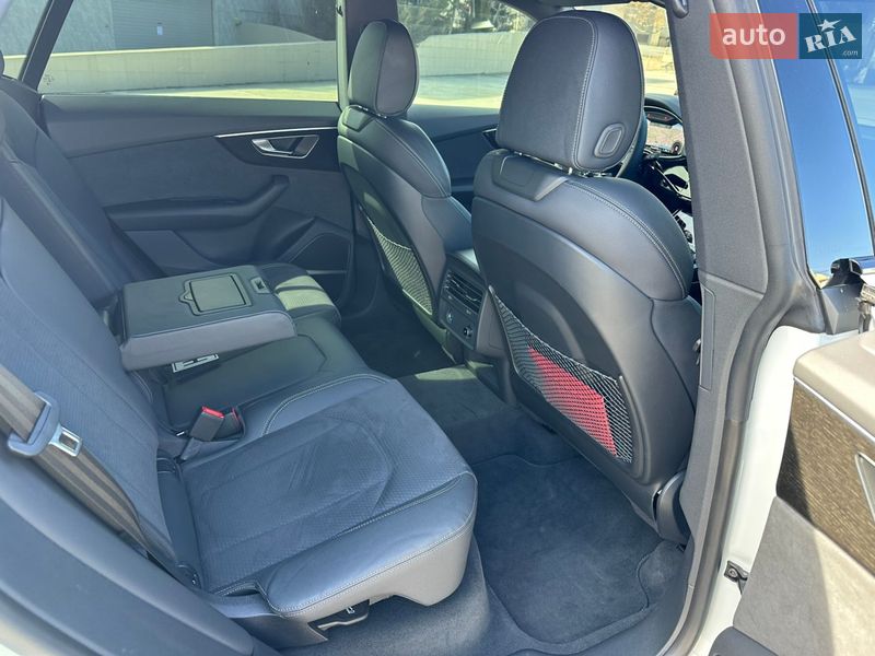 Внедорожник / Кроссовер Audi Q8 2024 в Одессе