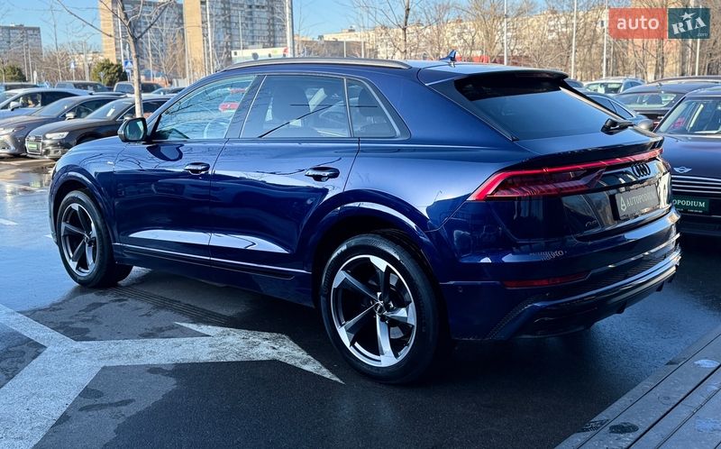 Внедорожник / Кроссовер Audi Q8 2019 в Киеве