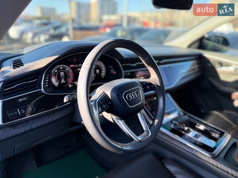 Внедорожник / Кроссовер Audi Q8 2019 в Киеве