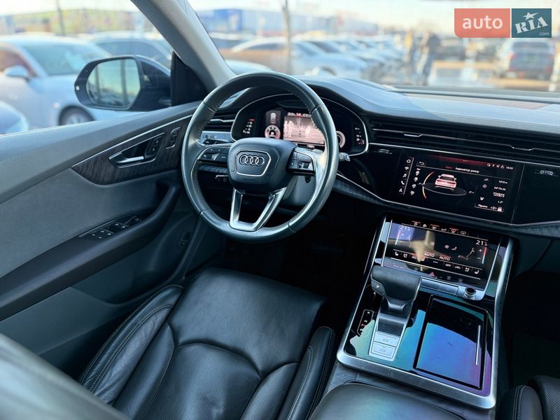 Внедорожник / Кроссовер Audi Q8 2019 в Киеве