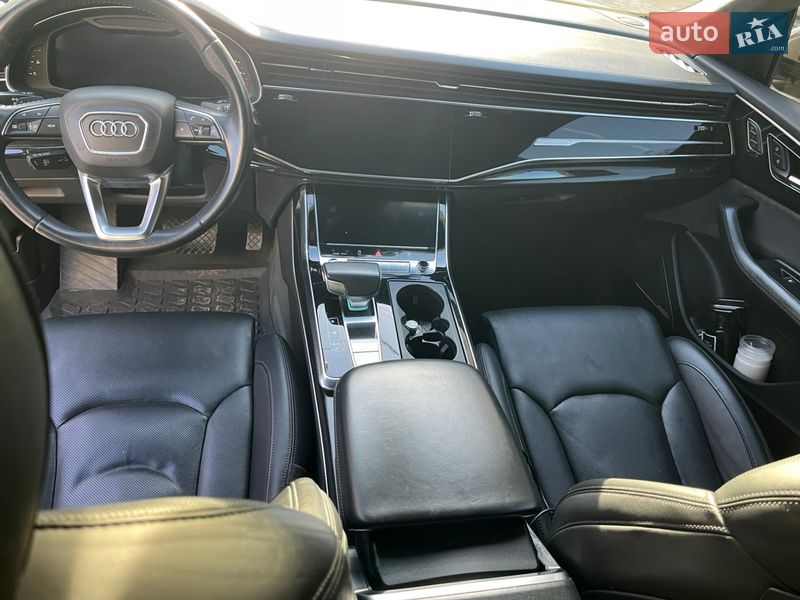 Позашляховик / Кросовер Audi Q8 2018 в Львові