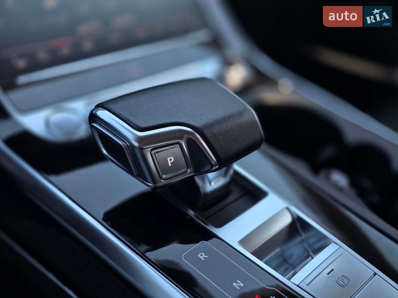 Внедорожник / Кроссовер Audi Q8 2019 в Ровно