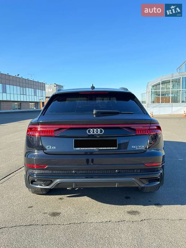 Позашляховик / Кросовер Audi Q8 2020 в Києві