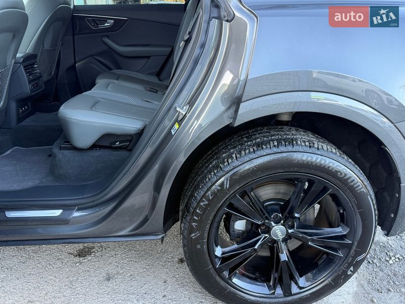 Позашляховик / Кросовер Audi Q8 2018 в Тернополі